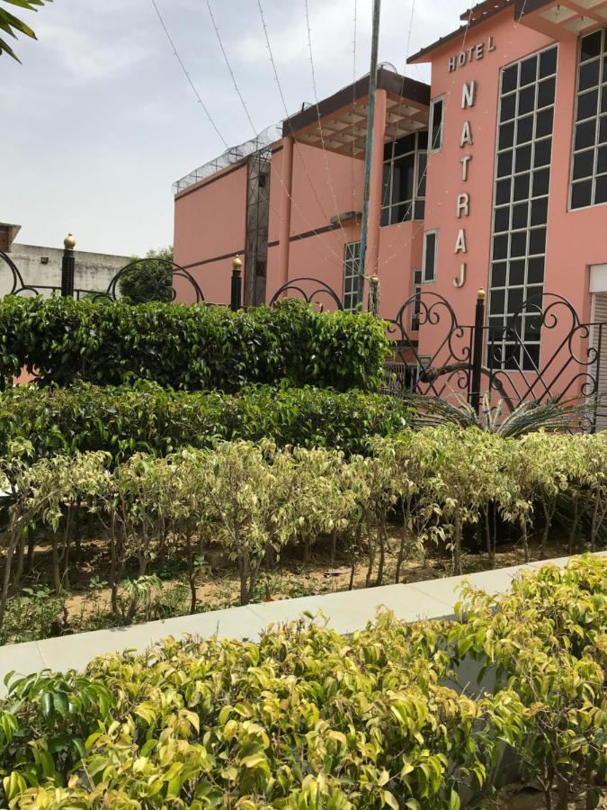 호텔 나트라즈 Bulandshahr 외부 사진