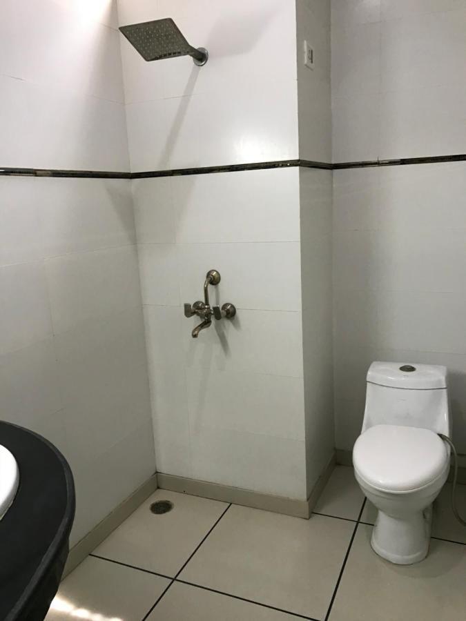 호텔 나트라즈 Bulandshahr 외부 사진