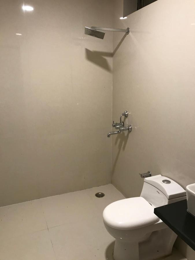 호텔 나트라즈 Bulandshahr 외부 사진